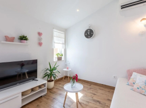 Stunning Apartment in Milna With 1 Bedrooms and Wifi