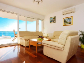 Lilly - spacious 3 bedroom apartment