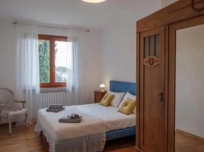 Holiday House Ars