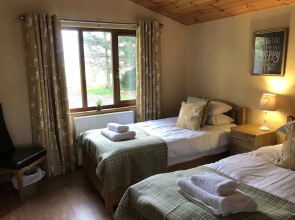 Kingfisher Lodge With Hot Tub Near Cupar, Fife