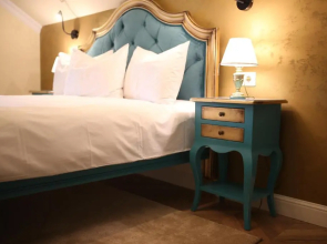 Artisans Boutique Villa