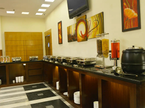 V One Hotel The competent Palace