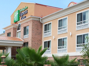 Holiday Inn Express Hotel & Suites Alexandria