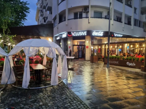 Sunny Old Town Apartments