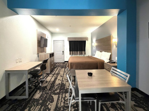 Hotel Royale IAH Airport North Houston I-45