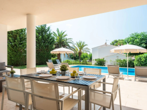 Villa Lola