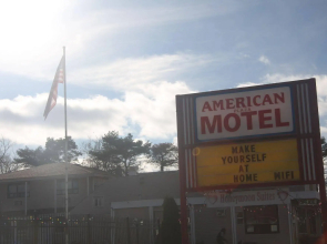 American Plaza Motel