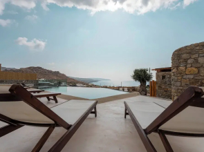 MvibesMykonos homes and studios
