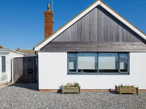 Designer Family Escape Hot Tub Steps to Beach