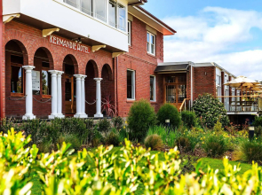 Kermandie Waterfront Hotel