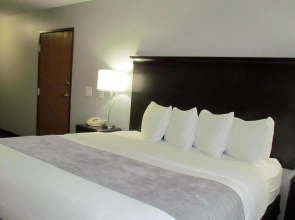 Oak Hill Inn & Suites