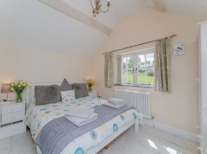 Crown Cottage