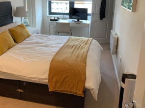 Continental Apartments at Wallis Square with Parking, WiFi & Netflix