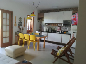 Na Vila da Praia do Forte- BA, 2 quartos, piscina, 2 garagens