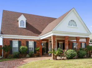 Lovely 3 BR home only 15mins from downtown NOLA / Permit #21-RSTR-19923 by RedAwning