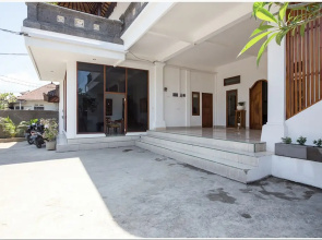 RedDoorz near Padang Galak Beach