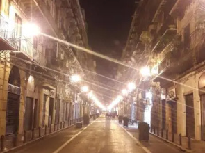 Locazione breve in pieno centro "Blue House"