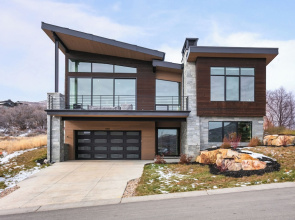 Family Friendly Ski House 5 Bedroom Home