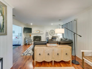 Spacious St Simons Island Vacation Rental w/ Pool!