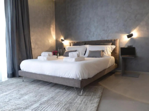 Suite28 (Adults Only)
