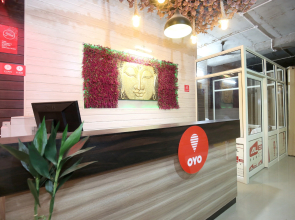Capital O 13368 Hotel Gold Star