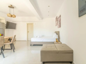 Elegant Suite 2 near the Beach