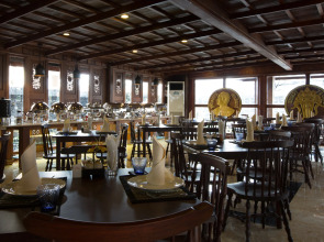 True Siam Rangnam Hotel