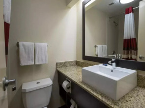 Red Roof Inn PLUS+ Houston - Energy Corridor