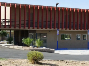 Apple Valley Hotel & Lodge