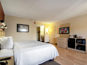 Red Roof Inn PLUS+ Miami Airport