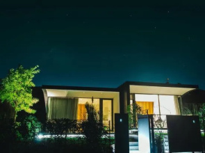 Mirror Houses