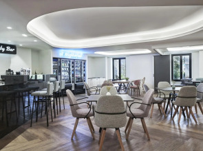 NLH MONASTIRAKI - Neighborhood Lifestyle Hotels