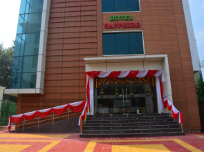 Sapphire Plaza