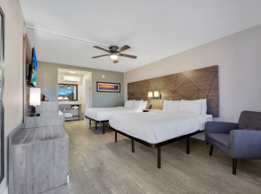 Quality Inn & Suites Airport/Cruise Port Hollywood