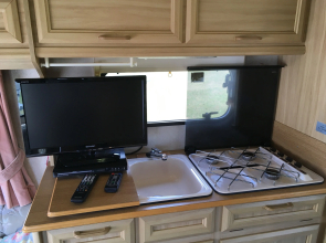 Heart Land Hills in Noto 37 Trailer House Sho