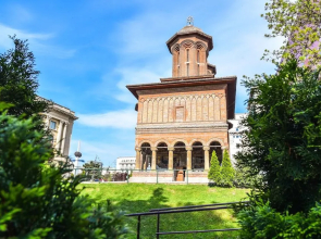 Bucharest Apartment - Two Bedrooms - 6 Guests - Cismigiu Gardens