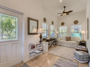 Nini's Cottage 4bd-3ba - Private Pool - Parking