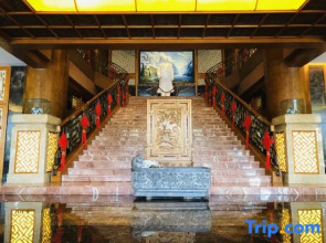 Xinjiang VIP Mansion Hotel (Wangjialiang Subway Station)