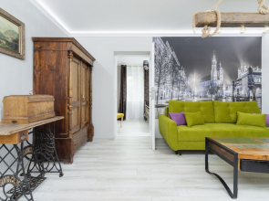 Retro Apartment Zamoyskiego by Renters