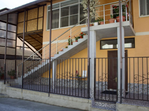 Loo Home&Sea on Yeniseiskaya Street 6/33