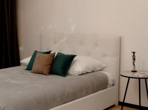 Apartments on Aviatorov street 40