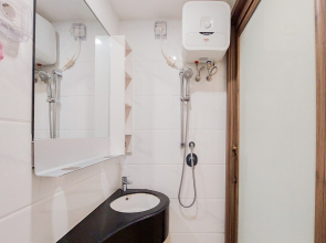 Warm And Simply Look Studio Room Sky House Bsd Apartment