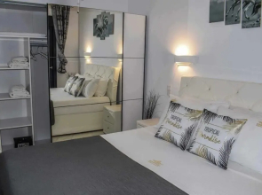 6 Bed Villa - Sleeps 15 - Pets - Pool - Jacuzzi