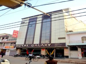 OYO 3233 Hotel Royal Galaxy