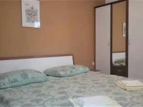 Dani - Free Parking - A2