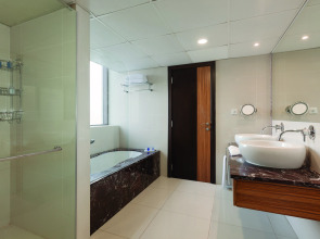 Отель Delta Hotels Jumeirah Beach, Dubai