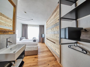LALA arthotel