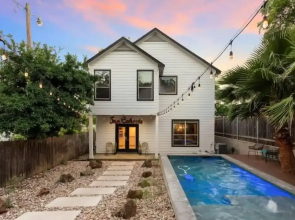 Single Malt Manor Downtown Austin