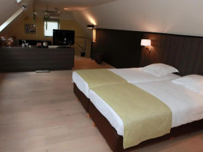 Cleythil Hotel
