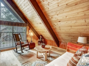 Woodland Escape - Cute Little Cabin in the Woods!